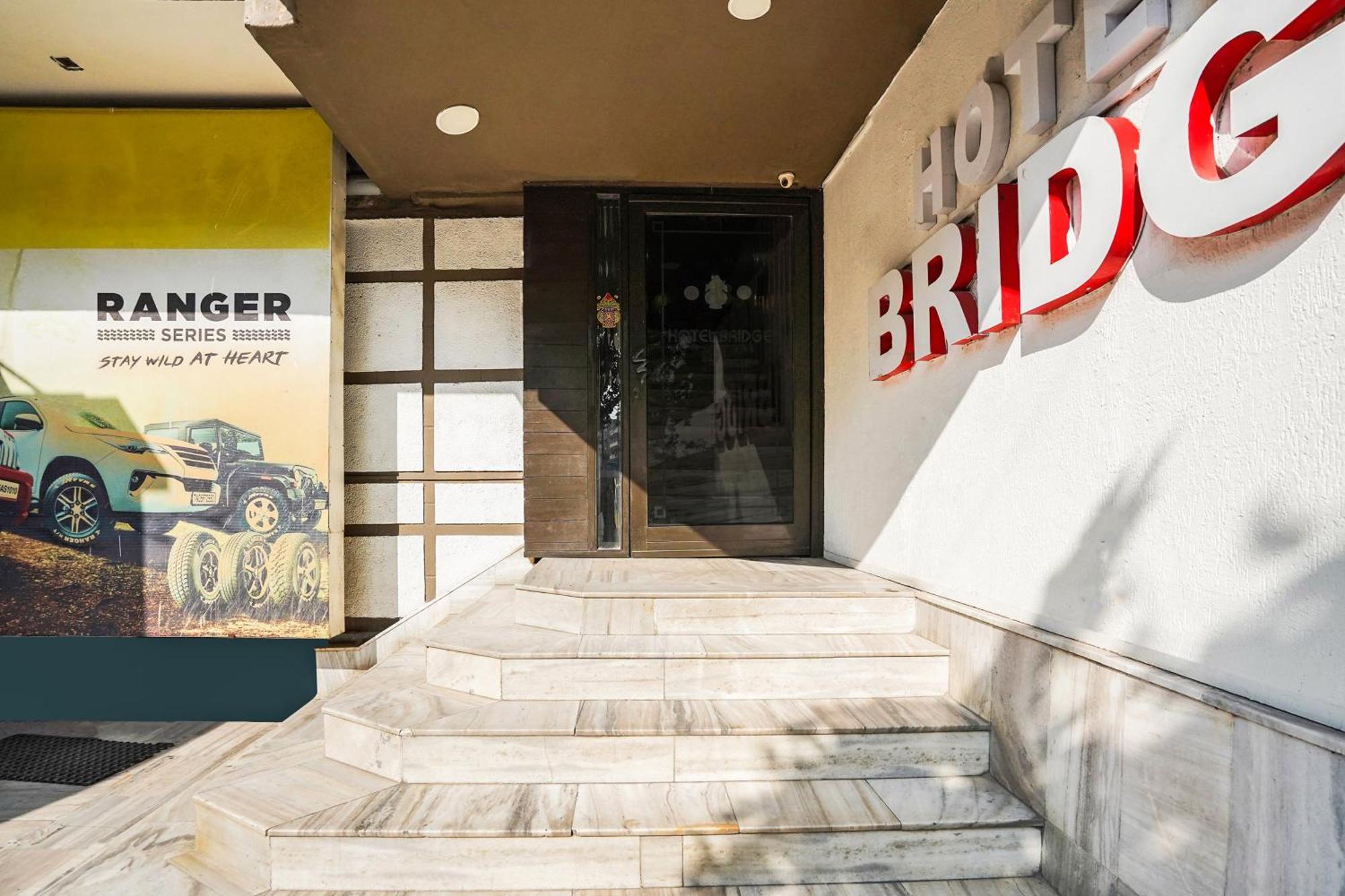 Hotel O Bridge أحمد أباد المظهر الخارجي الصورة