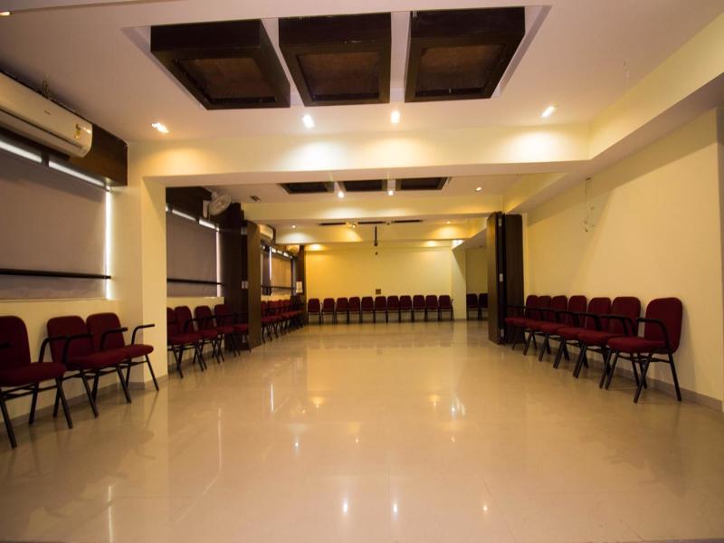 Hotel O Bridge أحمد أباد المظهر الخارجي الصورة